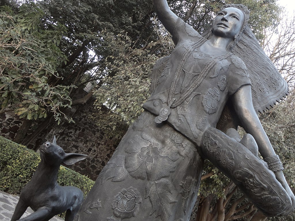 Statue of Dolores Olmedo Patiño at the Dolores Olmedo Museum, photograph by Juan Carlos Fonseca Mata