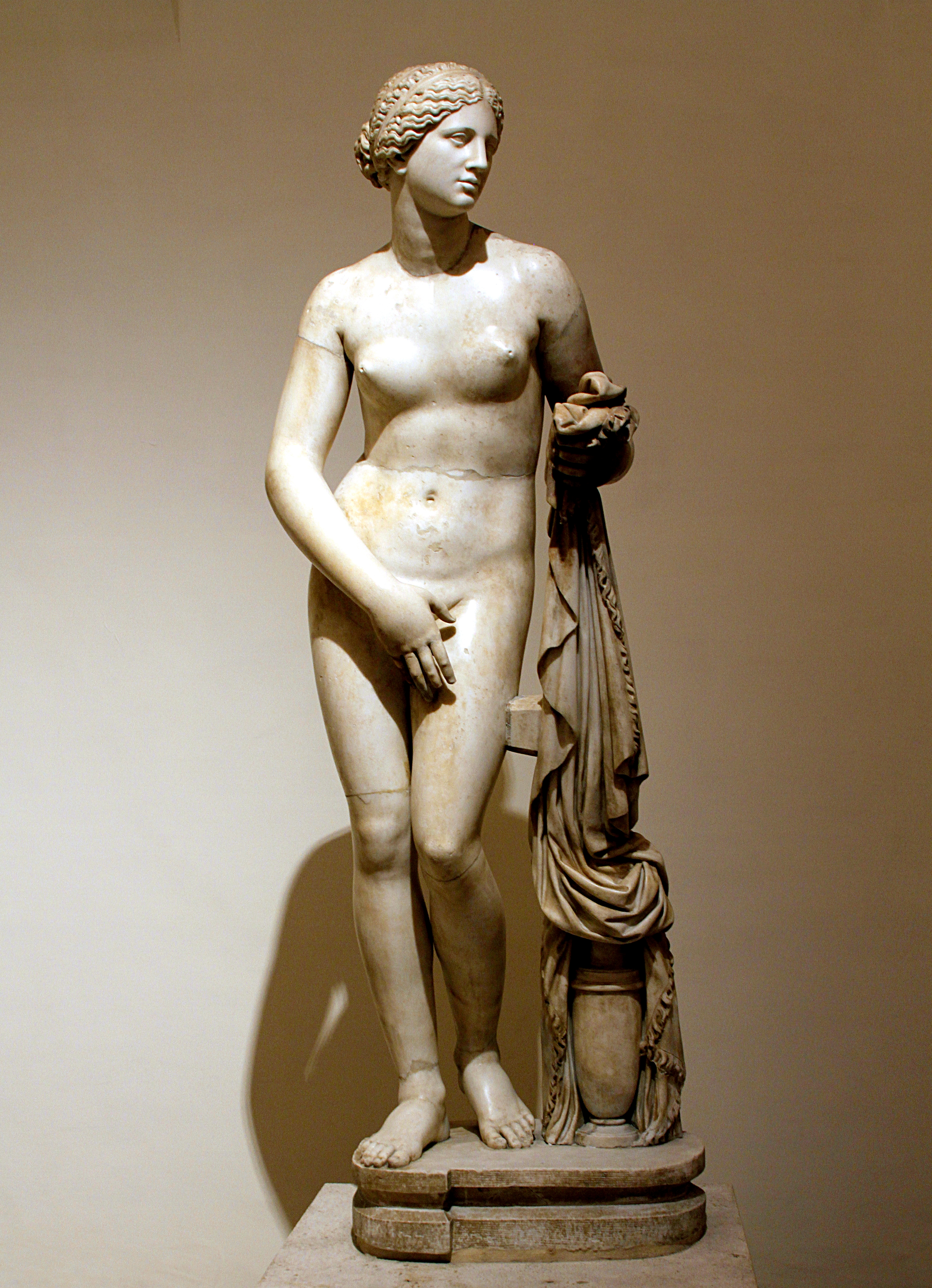 Aphrodite Knidos (Cnidus), Praxiteles of Athens around the 4th century BC